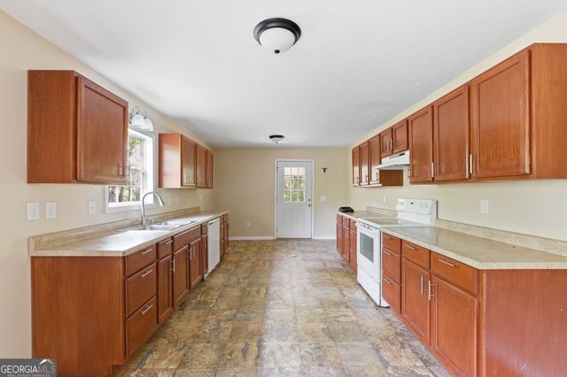 6668 Belton Bridge Road, Lula, GA 30554