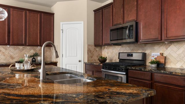 109 Hunts Link RD, Dripping Springs, TX 78620