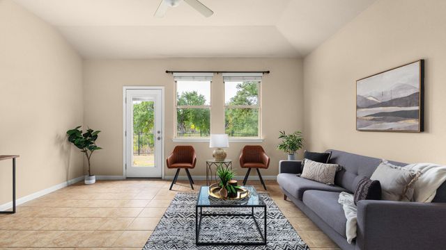 109 Hunts Link RD, Dripping Springs, TX 78620