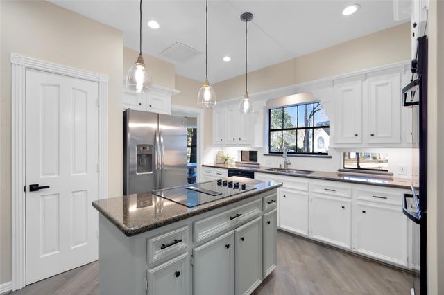 142 E Placid Hill Circle, The Woodlands, TX 77381