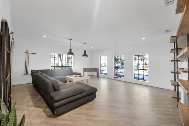 142 E Placid Hill Circle, The Woodlands, TX 77381