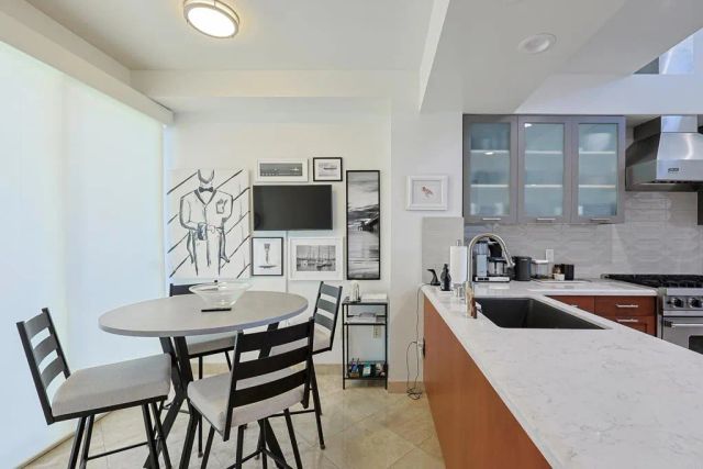 1220 1st Street 303, Coronado, CA 92118