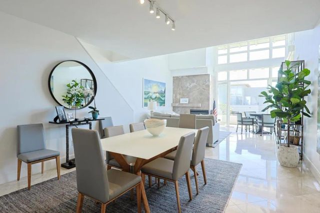 1220 1st Street 303, Coronado, CA 92118