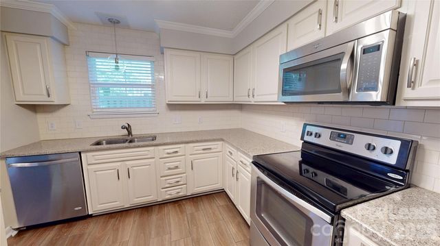 3280 Heathstead Place, Charlotte, NC 28210