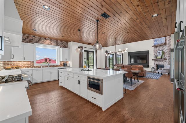 1650 Lundy Lane, Friendswood, TX 77546