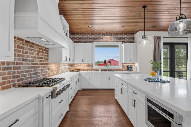 1650 Lundy Lane, Friendswood, TX 77546