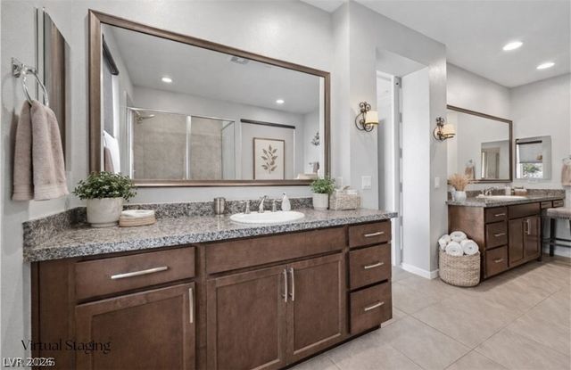 28 Vista Outlook Street, Henderson, NV 89011