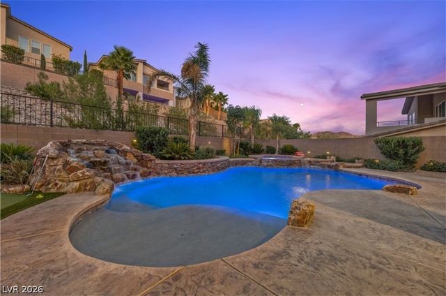 28 Vista Outlook Street, Henderson, NV 89011
