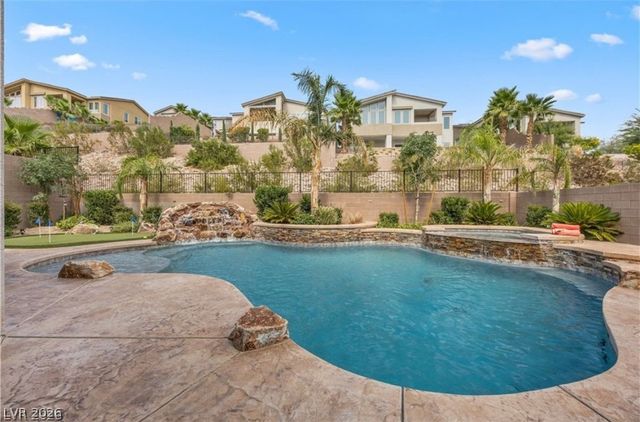 28 Vista Outlook Street, Henderson, NV 89011