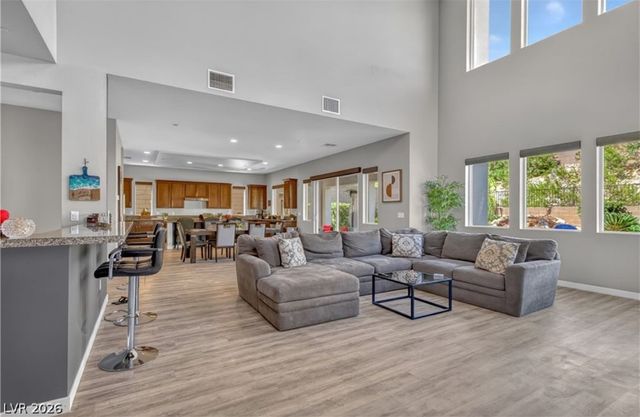 28 Vista Outlook Street, Henderson, NV 89011