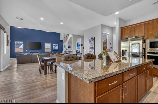 28 Vista Outlook Street, Henderson, NV 89011