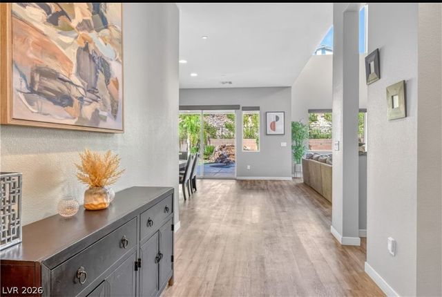 28 Vista Outlook Street, Henderson, NV 89011
