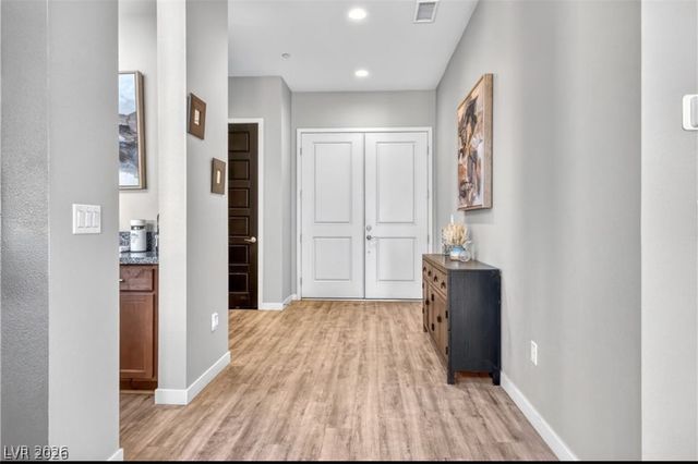 28 Vista Outlook Street, Henderson, NV 89011