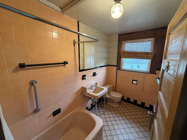 337 WILLOW AVE, Lyndhurst, NJ 07071
