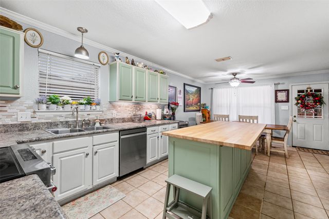 217 King Arthur Drive, Weatherford, TX 76086