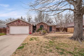 217 King Arthur Drive, Weatherford, TX 76086