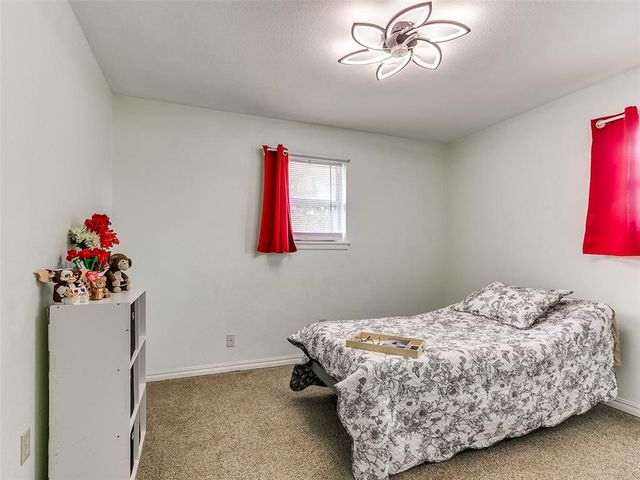 937 NW 19th Street, Moore, OK 73160