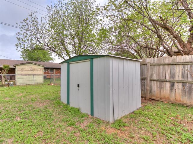 937 NW 19th Street, Moore, OK 73160
