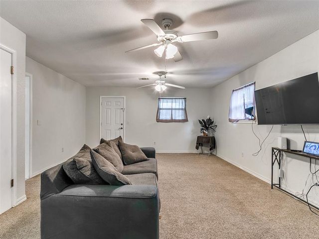 937 NW 19th Street, Moore, OK 73160