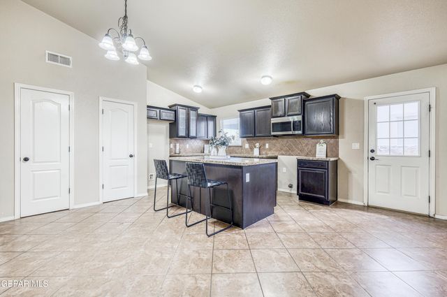 13191 KESTREL Avenue, Horizon City, TX 79928