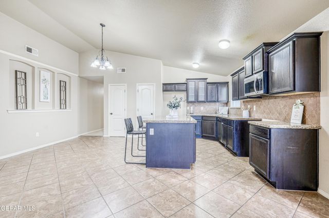 13191 KESTREL Avenue, Horizon City, TX 79928