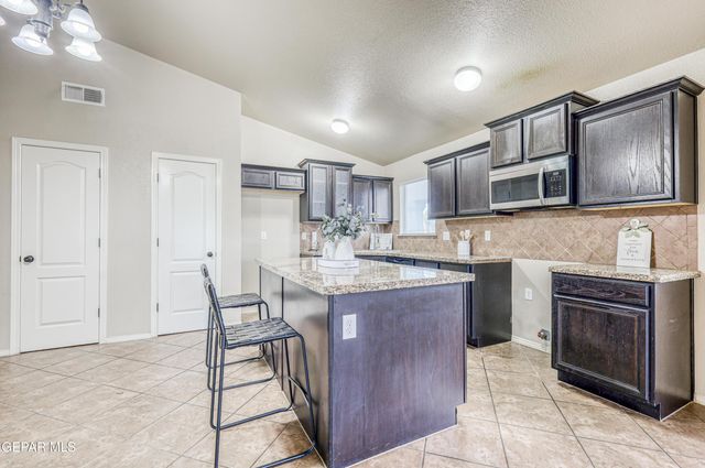 13191 KESTREL Avenue, Horizon City, TX 79928