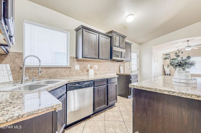 13191 KESTREL Avenue, Horizon City, TX 79928