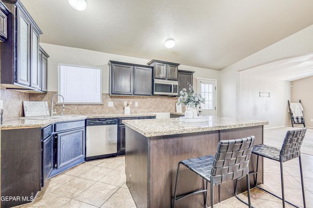 13191 KESTREL Avenue, Horizon City, TX 79928