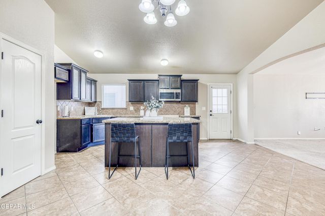 13191 KESTREL Avenue, Horizon City, TX 79928