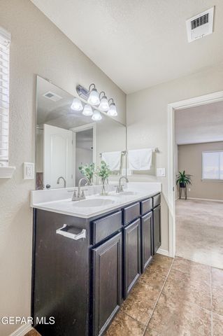 13191 KESTREL Avenue, Horizon City, TX 79928