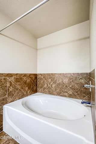 13191 KESTREL Avenue, Horizon City, TX 79928