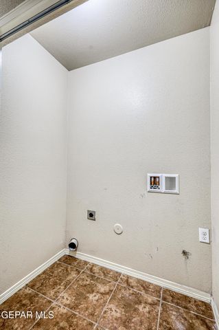 13191 KESTREL Avenue, Horizon City, TX 79928