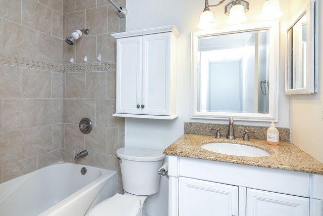 419 Sidney Avenue C, Glendale Heights, IL 60139