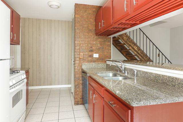 419 Sidney Avenue C, Glendale Heights, IL 60139