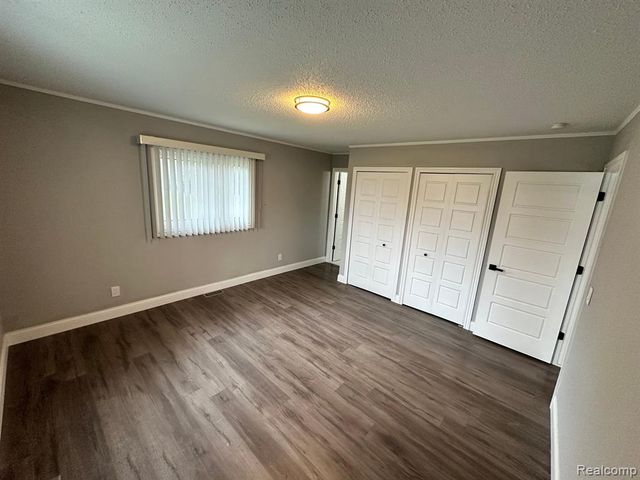 24739 Middlebelt Road, Farmington Hills, MI 48336