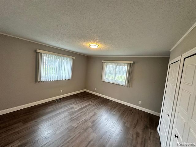 24739 Middlebelt Road, Farmington Hills, MI 48336