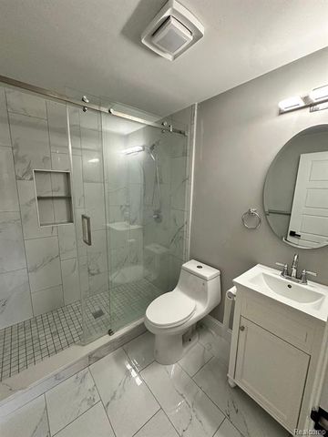 24739 Middlebelt Road, Farmington Hills, MI 48336