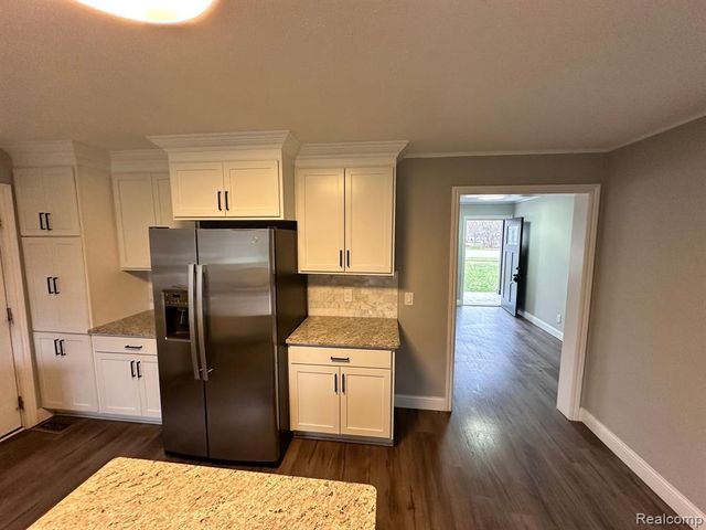 24739 Middlebelt Road, Farmington Hills, MI 48336