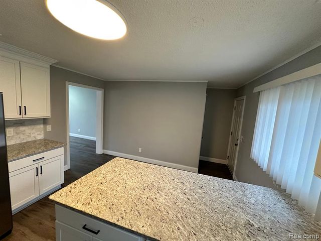 24739 Middlebelt Road, Farmington Hills, MI 48336