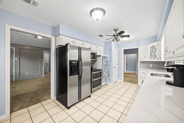 909 Valley View Avenue, Red Oak, TX 75154