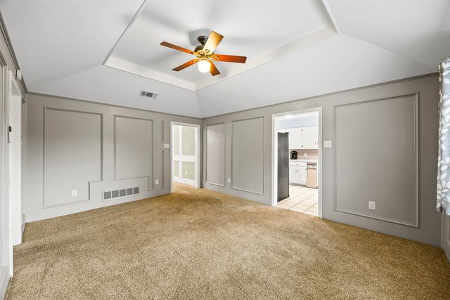 909 Valley View Avenue, Red Oak, TX 75154