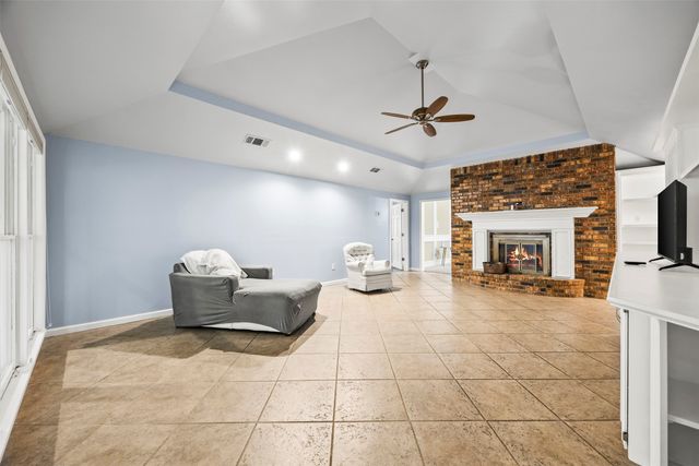 909 Valley View Avenue, Red Oak, TX 75154