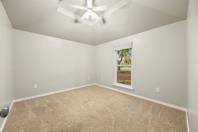 909 Valley View Avenue, Red Oak, TX 75154
