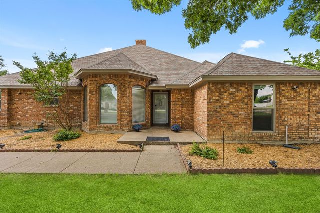 909 Valley View Avenue, Red Oak, TX 75154
