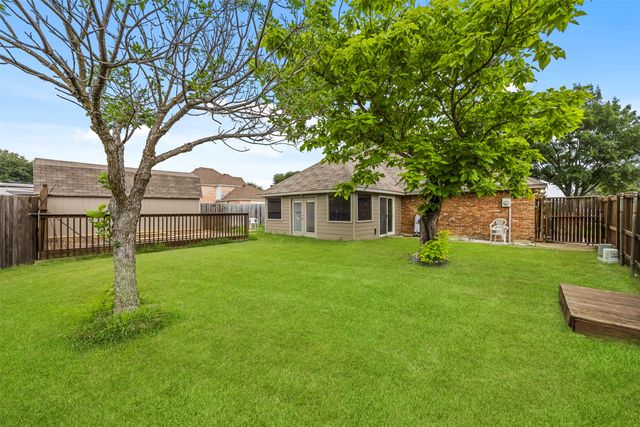 909 Valley View Avenue, Red Oak, TX 75154