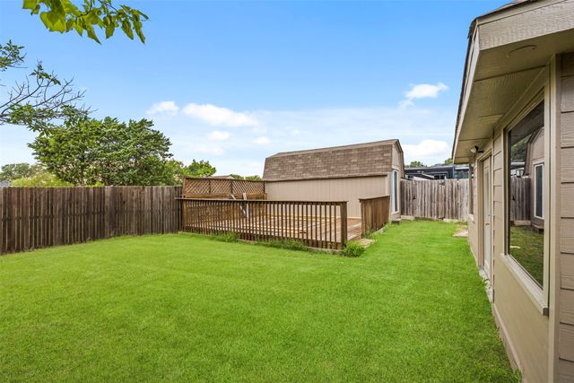 909 Valley View Avenue, Red Oak, TX 75154