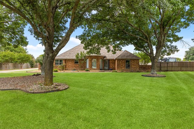 909 Valley View Avenue, Red Oak, TX 75154