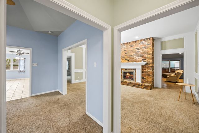 909 Valley View Avenue, Red Oak, TX 75154