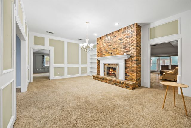 909 Valley View Avenue, Red Oak, TX 75154