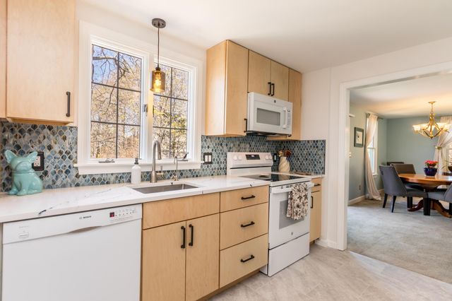 4 Quail Hill Road, Pocasset, MA 02559